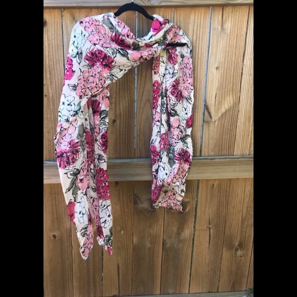 Light pink and white rose floral scarf 72” long 19” wide - Picture 3 of 11
